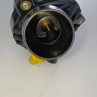 N° 11537549476 Thermostat de refroidissement du moteur pour BMW E87 E82 E90 E92 E93 E63 E64 E66 E83