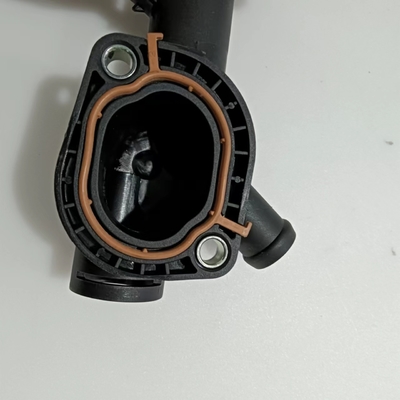 Siège compatible 03L 121 132f Flange de tuyau de refroidissement Siège d'auto pour V-W Audi Fabia