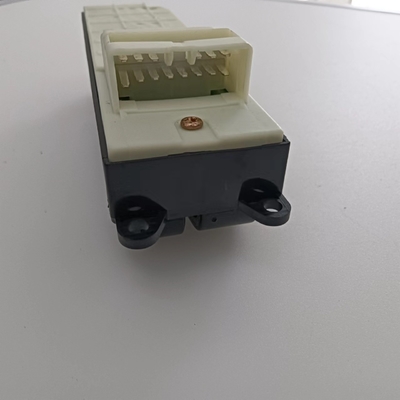 84820-35020 Commutateur électrique de commande de fenêtre pour Land Cruiser 70 2007-2018 côté conducteur