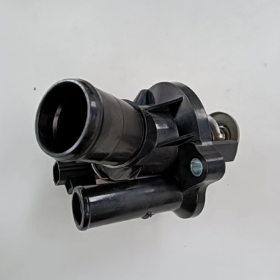 N° OE 1S7Z-8575-AF Assemblage du boîtier du thermostat pour le liquide de refroidissement du moteur pour Ford Focus 2009-2011
