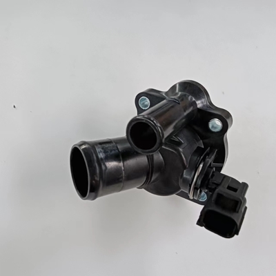 N° OE 1S7Z-8575-AF Assemblage du boîtier du thermostat pour le liquide de refroidissement du moteur pour Ford Focus 2009-2011