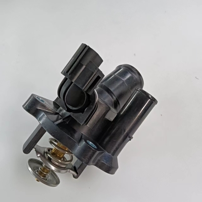 N° OE 1S7Z-8575-AF Assemblage du boîtier du thermostat pour le liquide de refroidissement du moteur pour Ford Focus 2009-2011