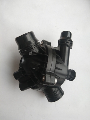 11537633477 11538636594 11537588257 Assemblage du boîtier du thermostat de refroidissement du moteur pour BMW