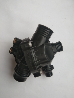 11537633477 11538636594 11537588257 Assemblage du boîtier du thermostat de refroidissement du moteur pour BMW
