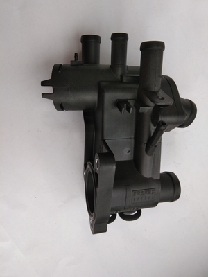 8192772 IATF16949 Assemblage du boîtier du thermostat pour siège Ibiza 1.0 1.4 1.6 032121111N