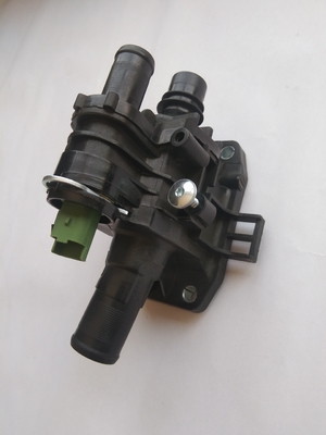 1336.X2 9647767180 1313841 30711526 1230673 1254379 11517805998 Flange de refroidissement pour la voiture Citroën Fiat Ford