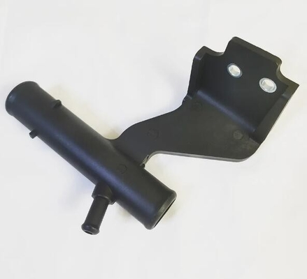 2018 - Connecteur de tuyau de refroidissement du radiateur de remplissage d'eau pour TOYOTA 16577-21020 1657721020