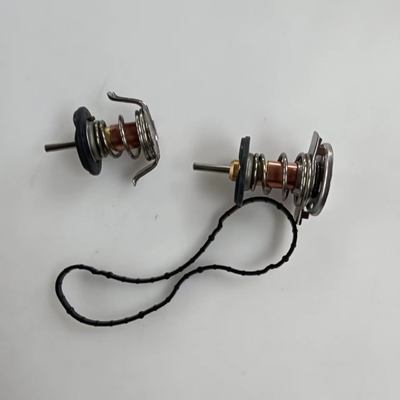 Thermostat du liquide de refroidissement du moteur en plastique métallique pour Ford F250 F350 F450 F550 6.4L 2008 2009 2010