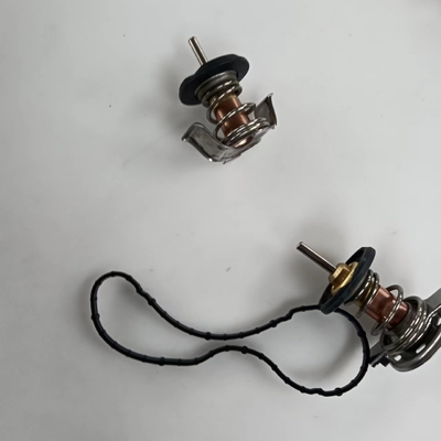 Thermostat du liquide de refroidissement du moteur en plastique métallique pour Ford F250 F350 F450 F550 6.4L 2008 2009 2010