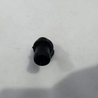 Le liquide de refroidissement de la bride en métal plastique pour le VW Touran Tiguan Polo Passat 5Q0122291AC IATF16949