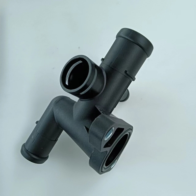 06A 121 132D Appareil d'accouplement de sortie d'eau pour les tuyaux de refroidissement et les brides pour VW AUDI JETTA GOLF 1997-2005