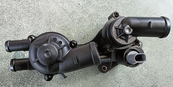 03C121111AM Assemblage du boîtier du thermostat de refroidissement du moteur pour siège Ibiza VW Jetta 2011-2022 VW Polo 03C121111M