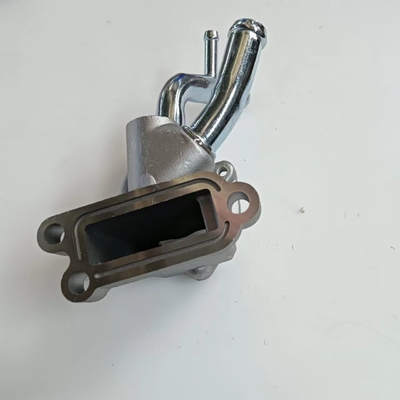 N° OE 11061F4300 Couvercle du boîtier du thermostat de refroidissement du moteur en aluminium pour NISSAN Tsuru