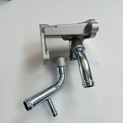 N° OE 11061F4300 Couvercle du boîtier du thermostat de refroidissement du moteur en aluminium pour NISSAN Tsuru