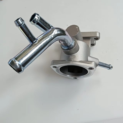 N° OE 11061F4300 Couvercle du boîtier du thermostat de refroidissement du moteur en aluminium pour NISSAN Tsuru