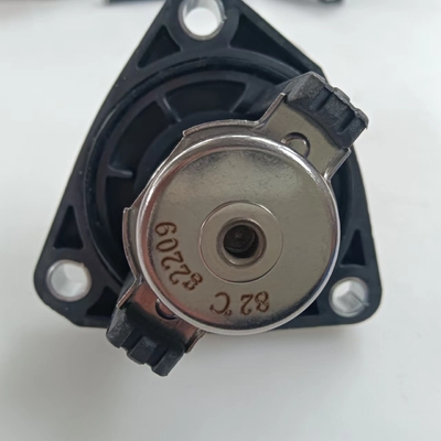 Assemblage du boîtier du thermostat 16031-0P010 16031-31011 pour Toyota TACOMA TUNDRA